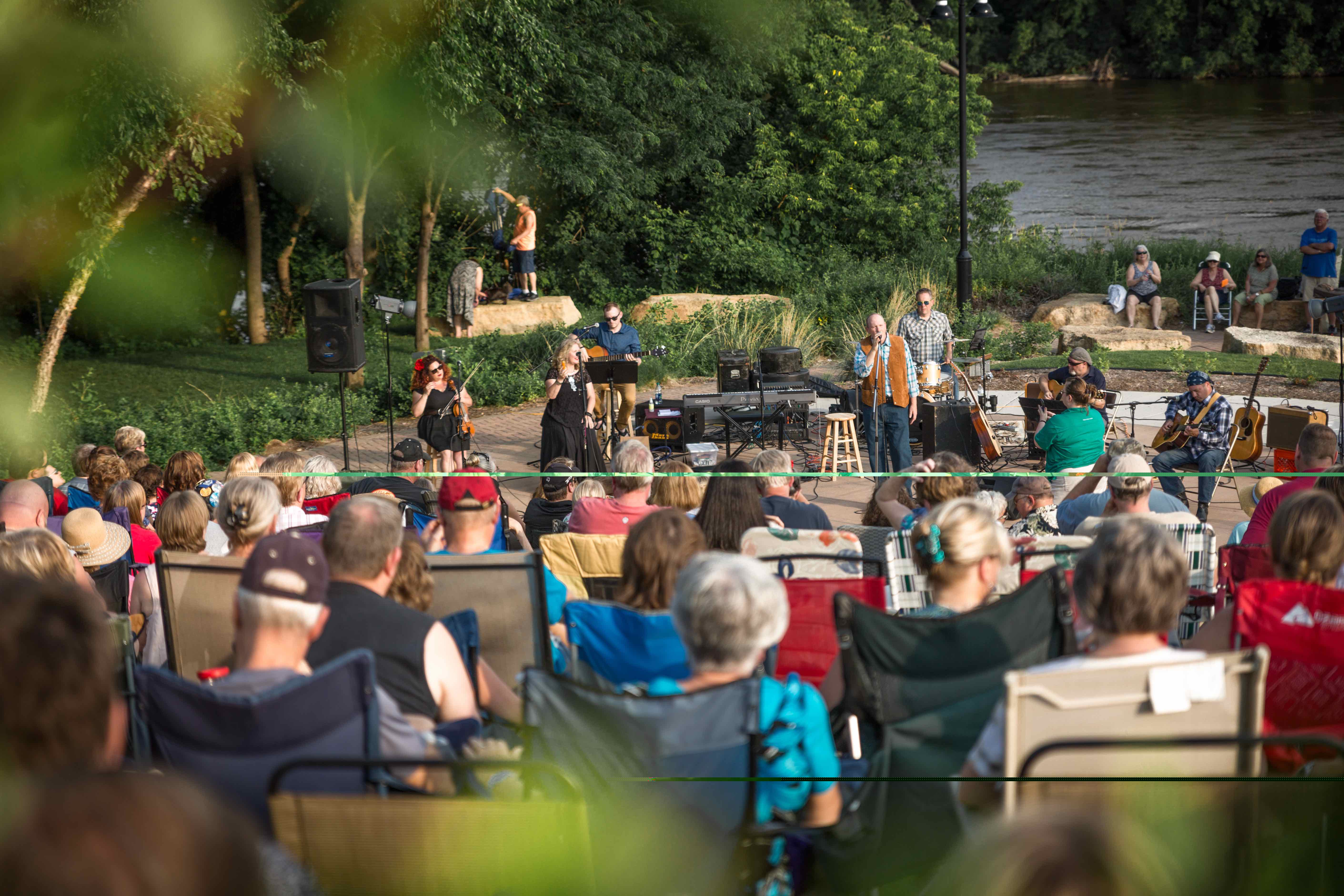 Country Roads audience